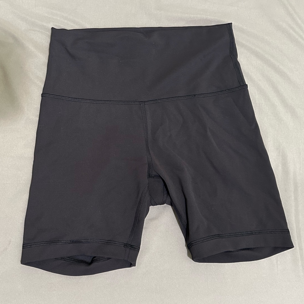 Lululemon Wunder Train High-Rise Short